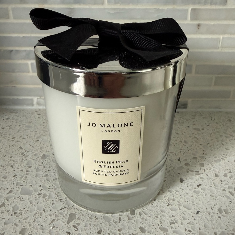 Jo Malone English Pear & Freesia Scented Candle
